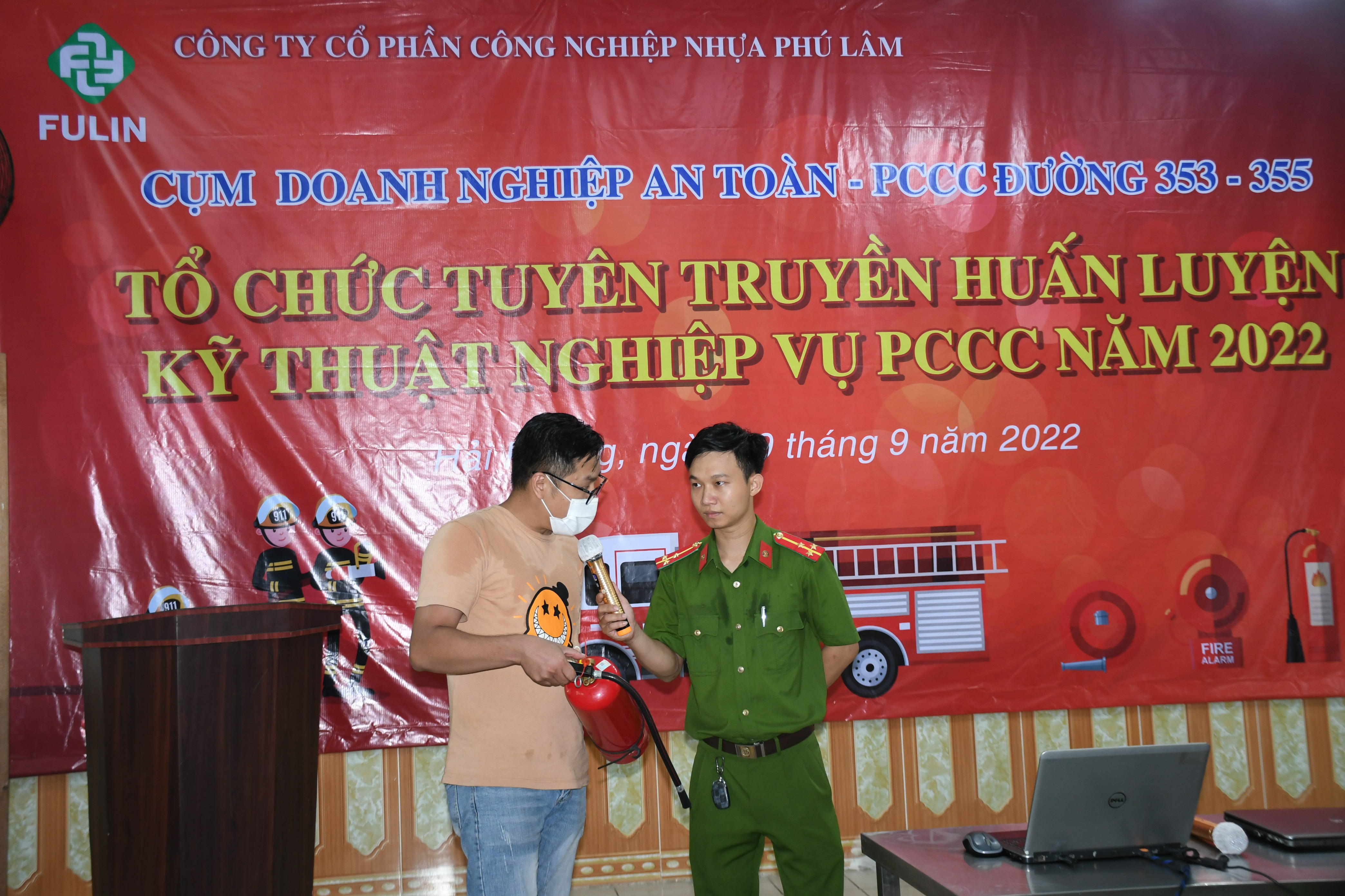 Phòng Cảnh sát PCCC & CNCH phối hợp Cụm doanh nghiệp đường 353 - 355: Tuyên truyền, huấn luyện kỹ thuật nghiệp vụ PCCC